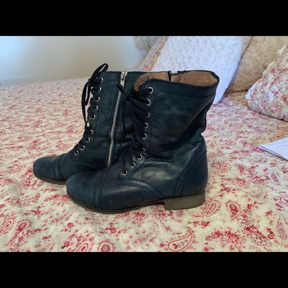 Steve Madden Troopa Leather Navy Lace Up Boots